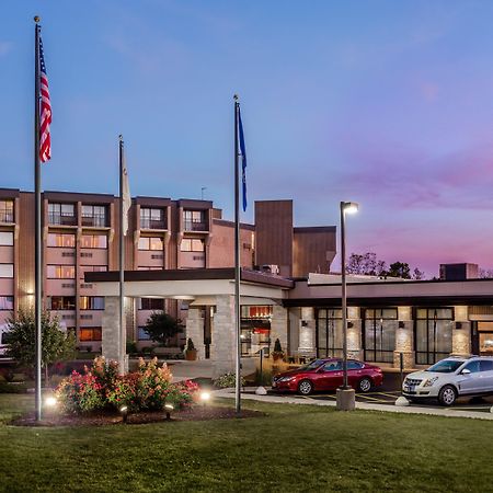 Отель Crowne Plaza Milwaukee South By Ihg Экстерьер фото