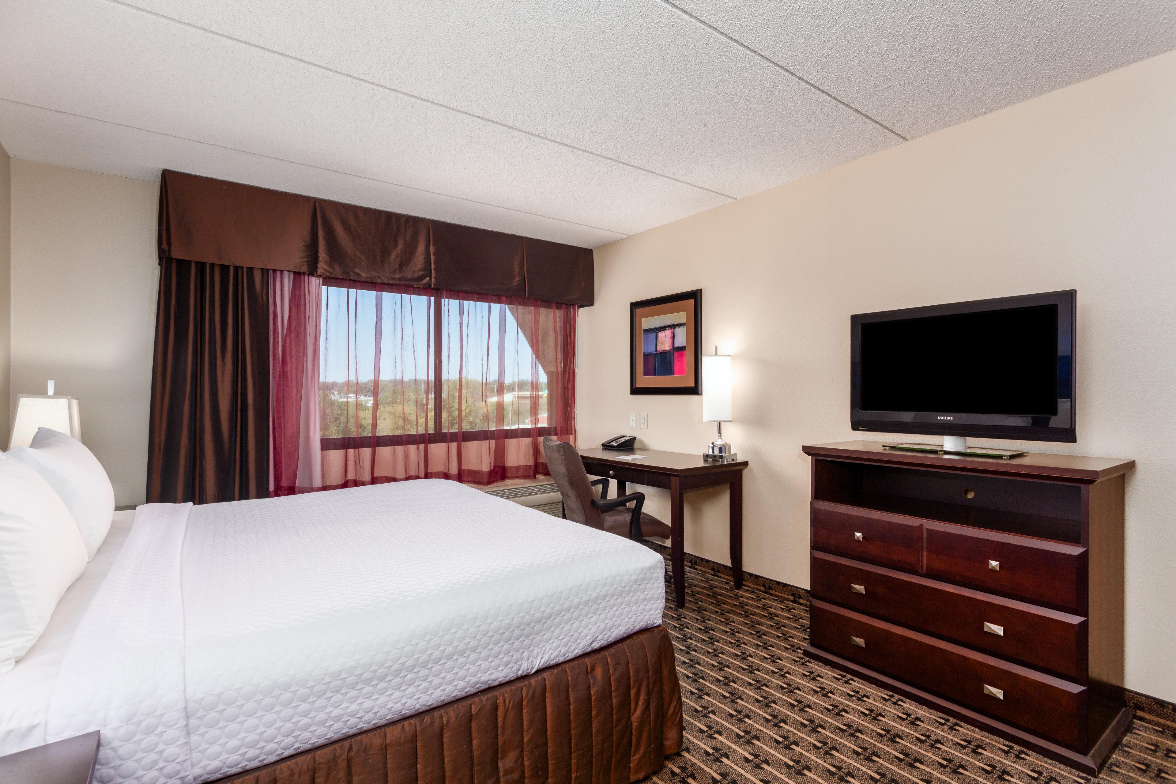 Отель Crowne Plaza Milwaukee South By Ihg Экстерьер фото