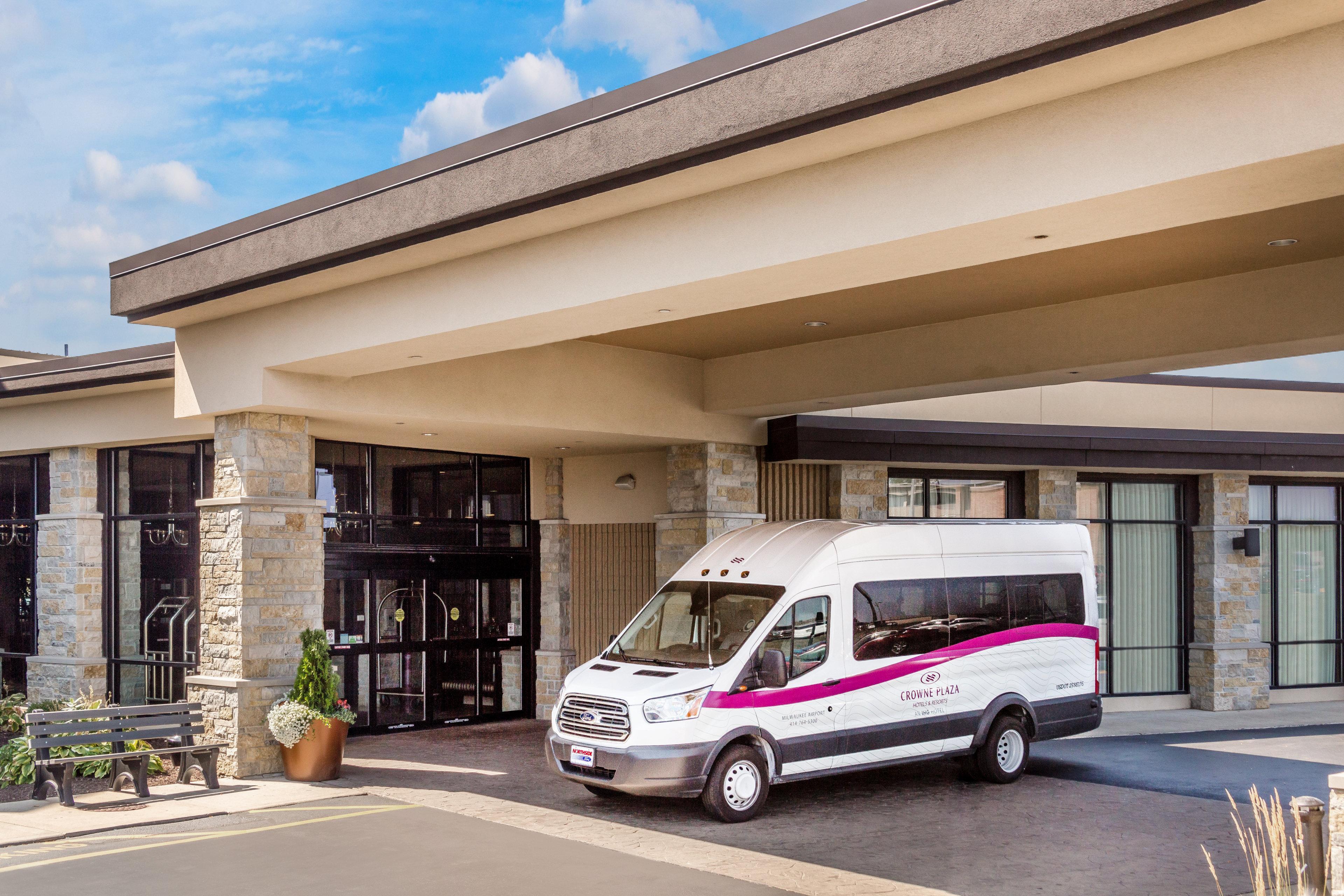 Отель Crowne Plaza Milwaukee South By Ihg Экстерьер фото